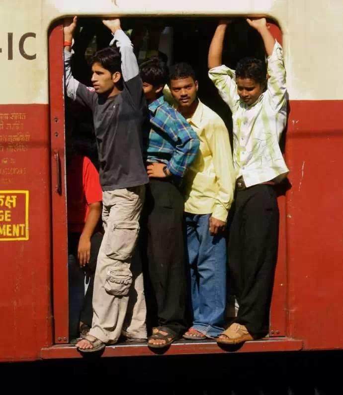 假如5.1您在印度坐火车是酱紫的~