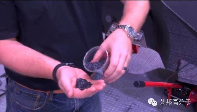 【視頻】世界首款3D打印汽車可定制零件