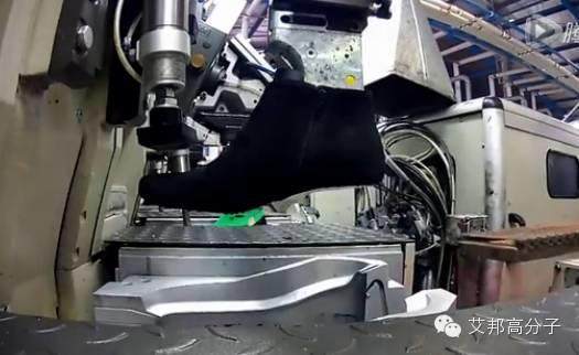 【視頻】制鞋也瘋狂！ECCO之直接注塑工藝（DIP），屌爆了
