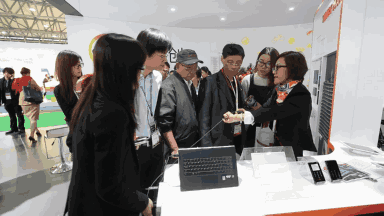 CHINAPLAS開展第一天(多圖)