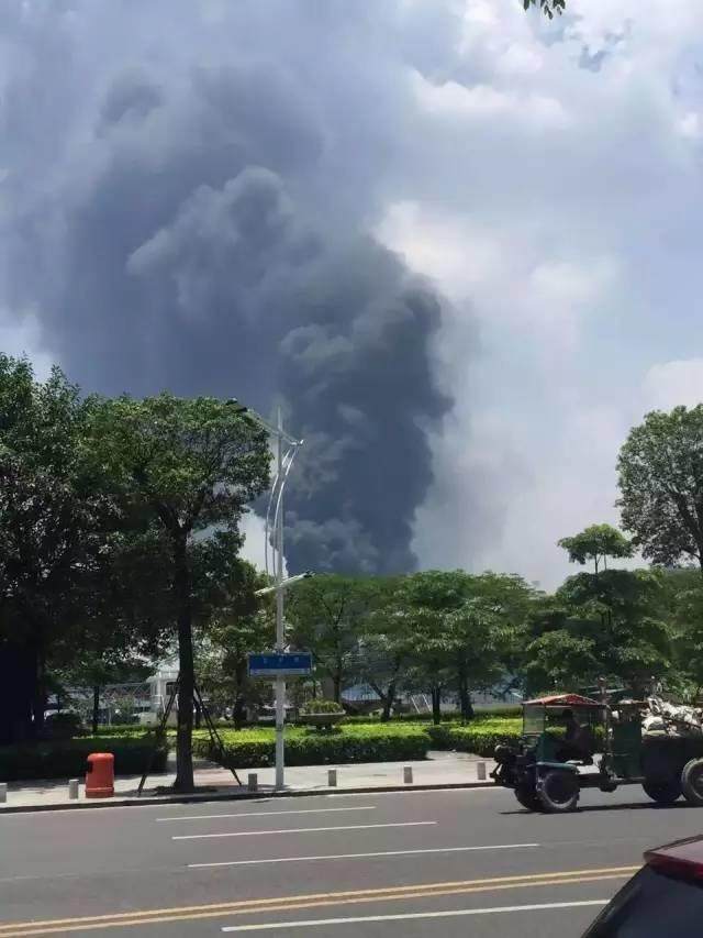 警钟长鸣！东莞厚街一塑料电子厂突发大火