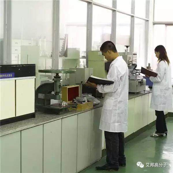 俊尔23年终圆上市梦，听这位美女温商讲述本土民营企业的传奇改革！
