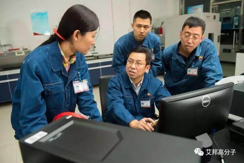 博士“推銷員”的“塑料”夢
