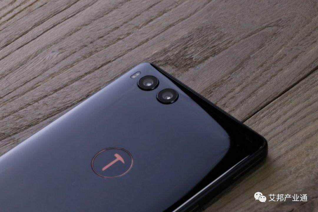 5月，3D玻璃手機再添兩款機型
