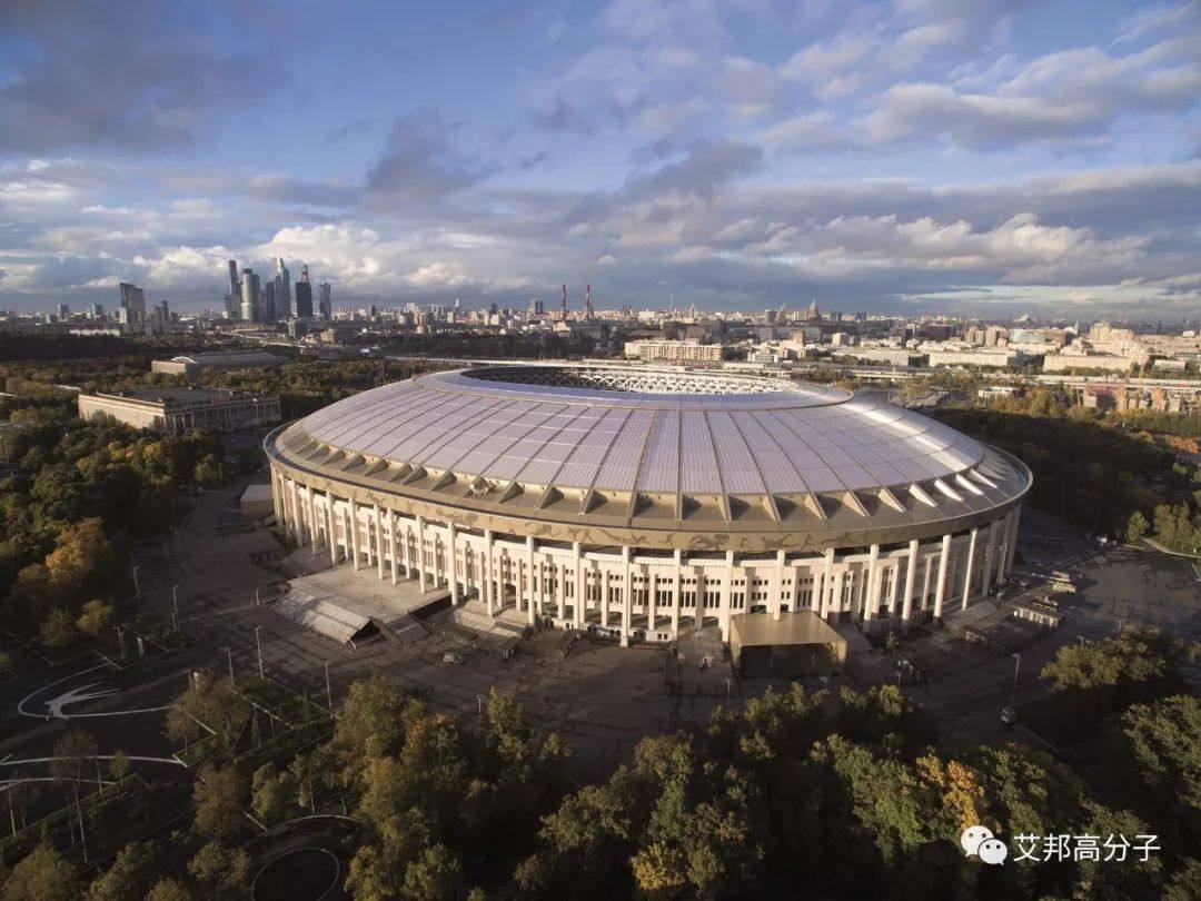 聚碳酸酯多层板材用于莫斯科卢日尼基体育场看台顶棚，助力世界杯足球盛会