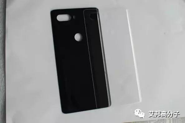 2019年手機材質預測：請關注塑膠仿陶瓷