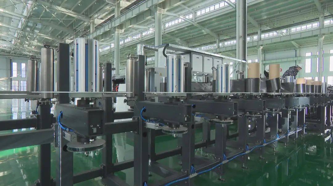 年产热塑性碳纤维复合板材和型材2100吨项目进入投产商用阶段