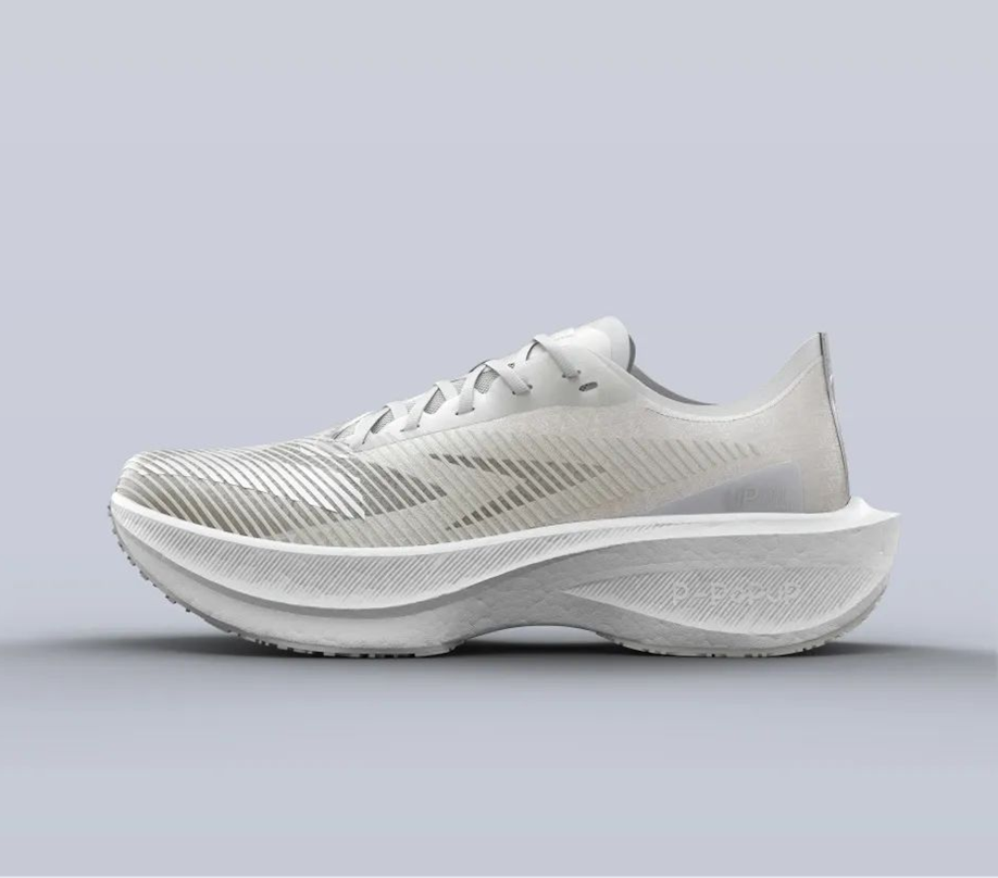 继黑科技中底后，匹克发布态极纱线，将应用于专业竞速跑鞋