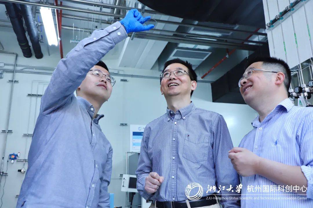 浙大杭州科创中心首次采用新技术路线成功制备2英寸氧化镓晶圆