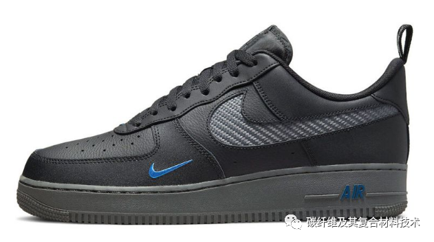 Nike Air Force 1 推出40周年纪念款运动鞋，外饰采用了碳纤维编织物