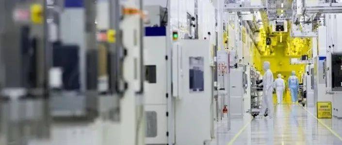 SEMI：预计2025年全球300mm晶圆产能将创新高，达到 920 万片/月