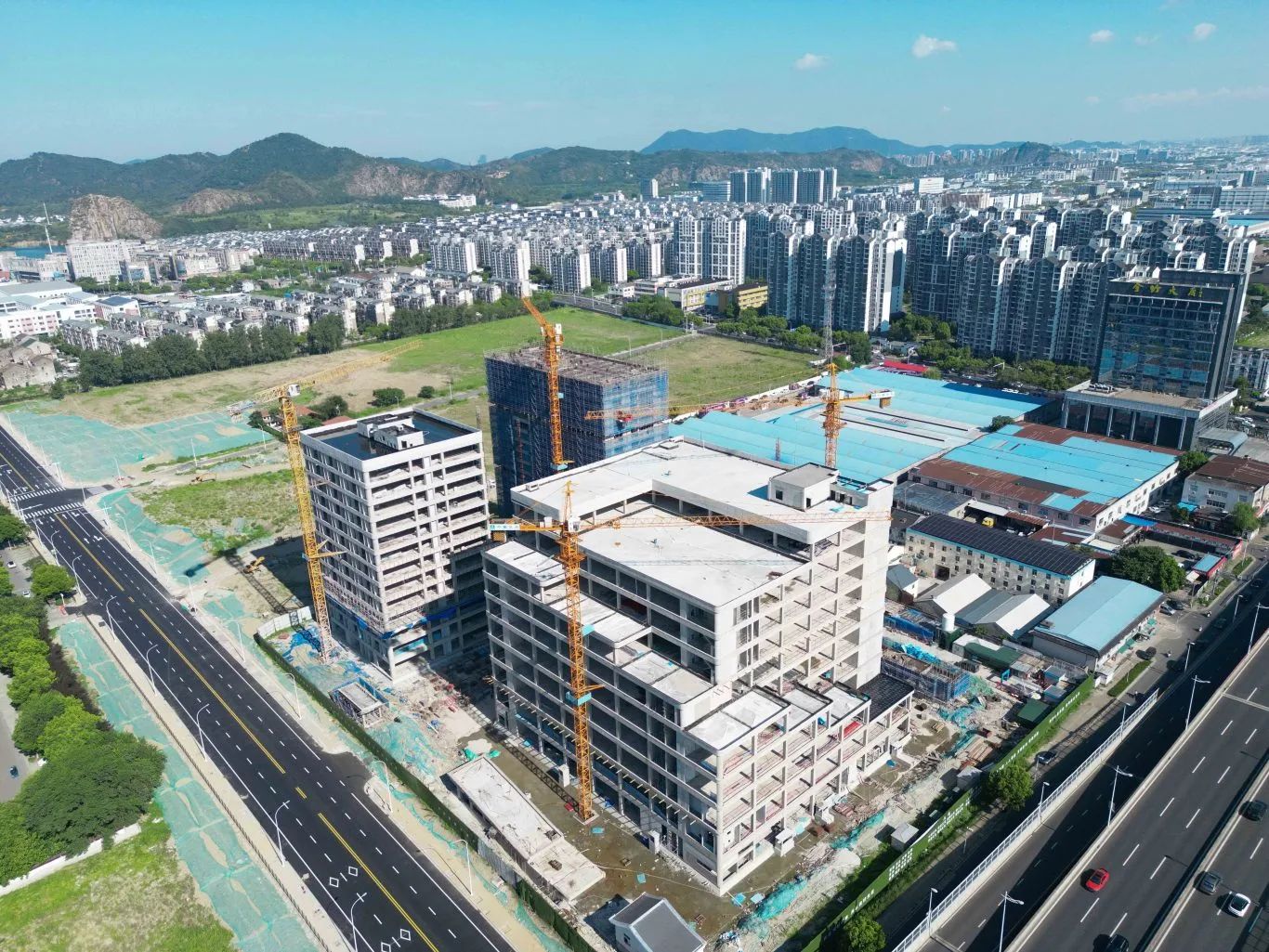 三环集团华东区研发制造总部10亿元项目主体结构封顶，计划2025年四季度投产